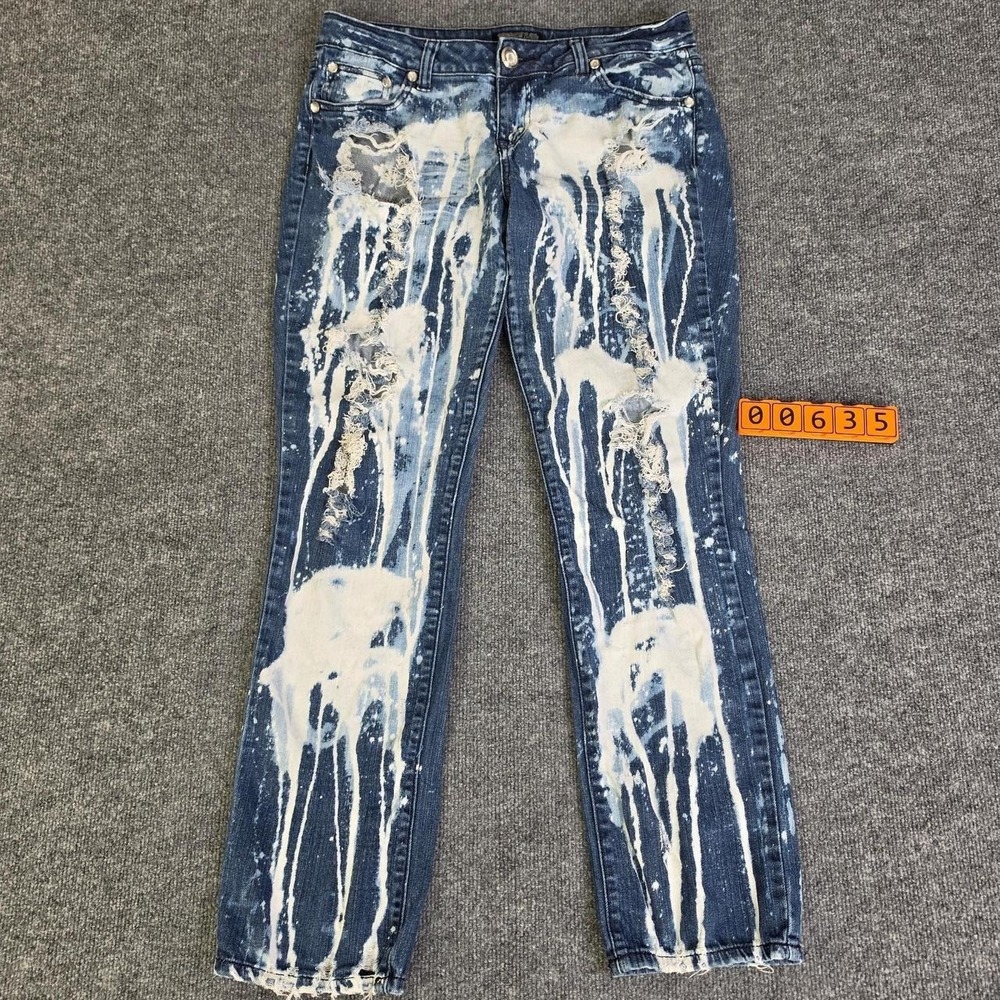 ZD Premium Blue & white distressed and ripped jeans with white paint splatter